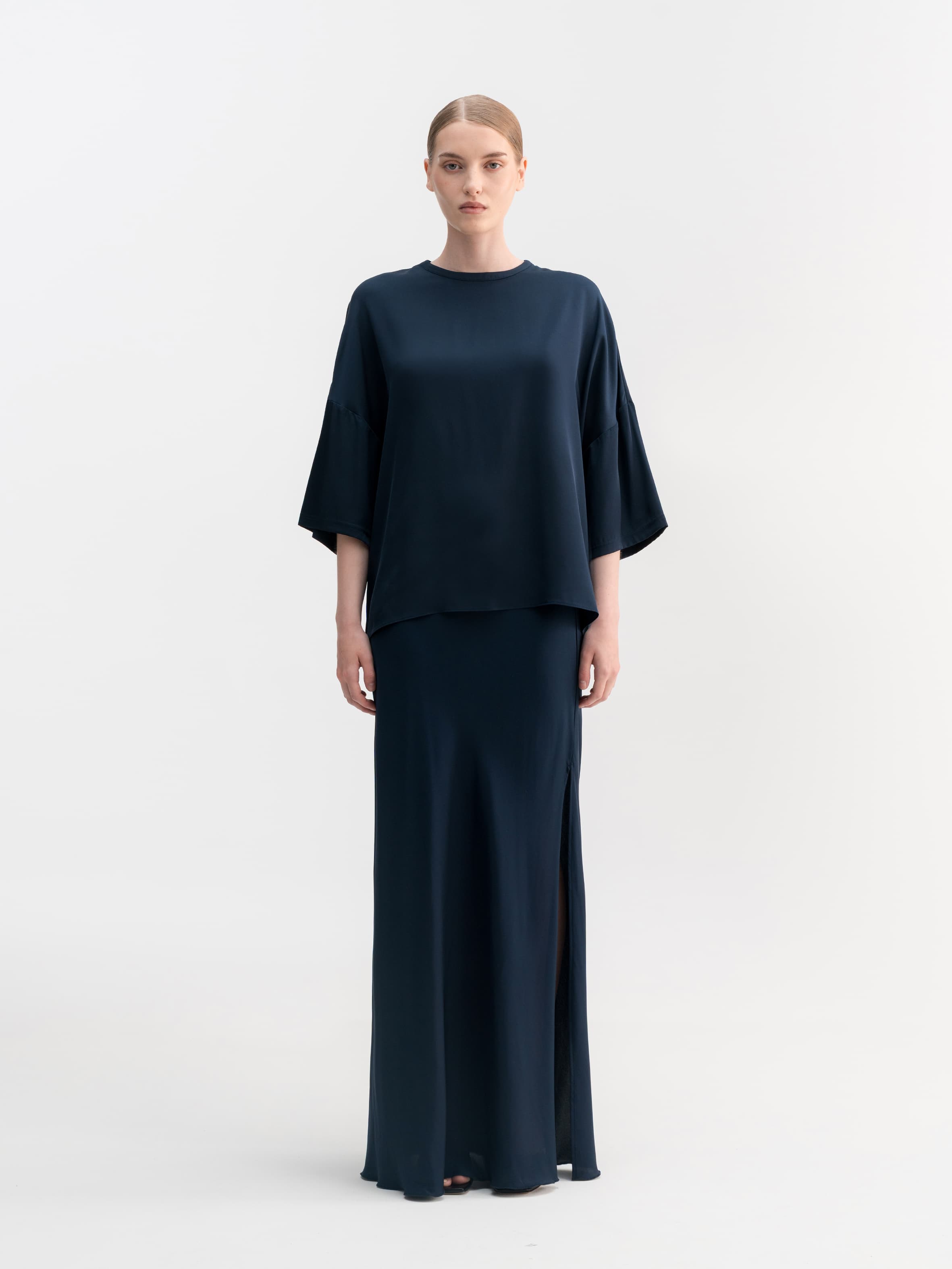 Thess silk tee midnight blue