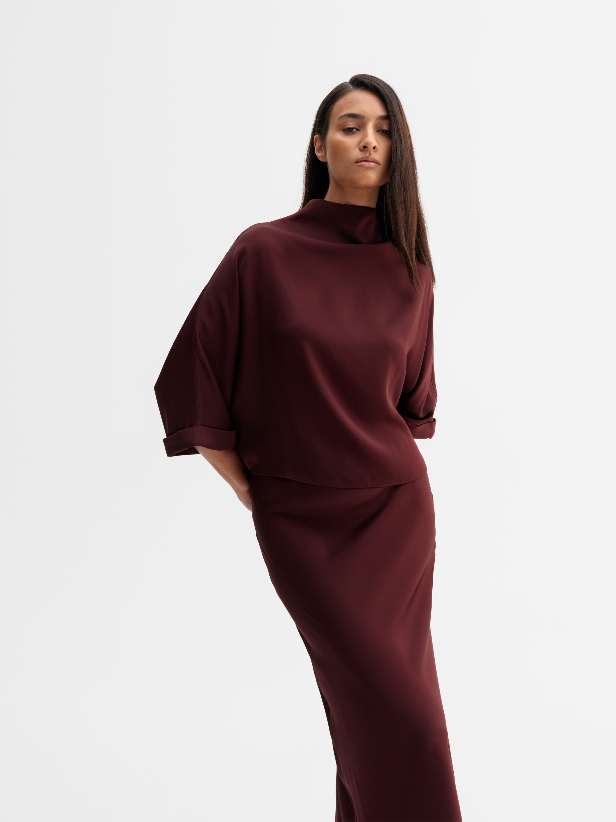 Thia silk tee burgundy