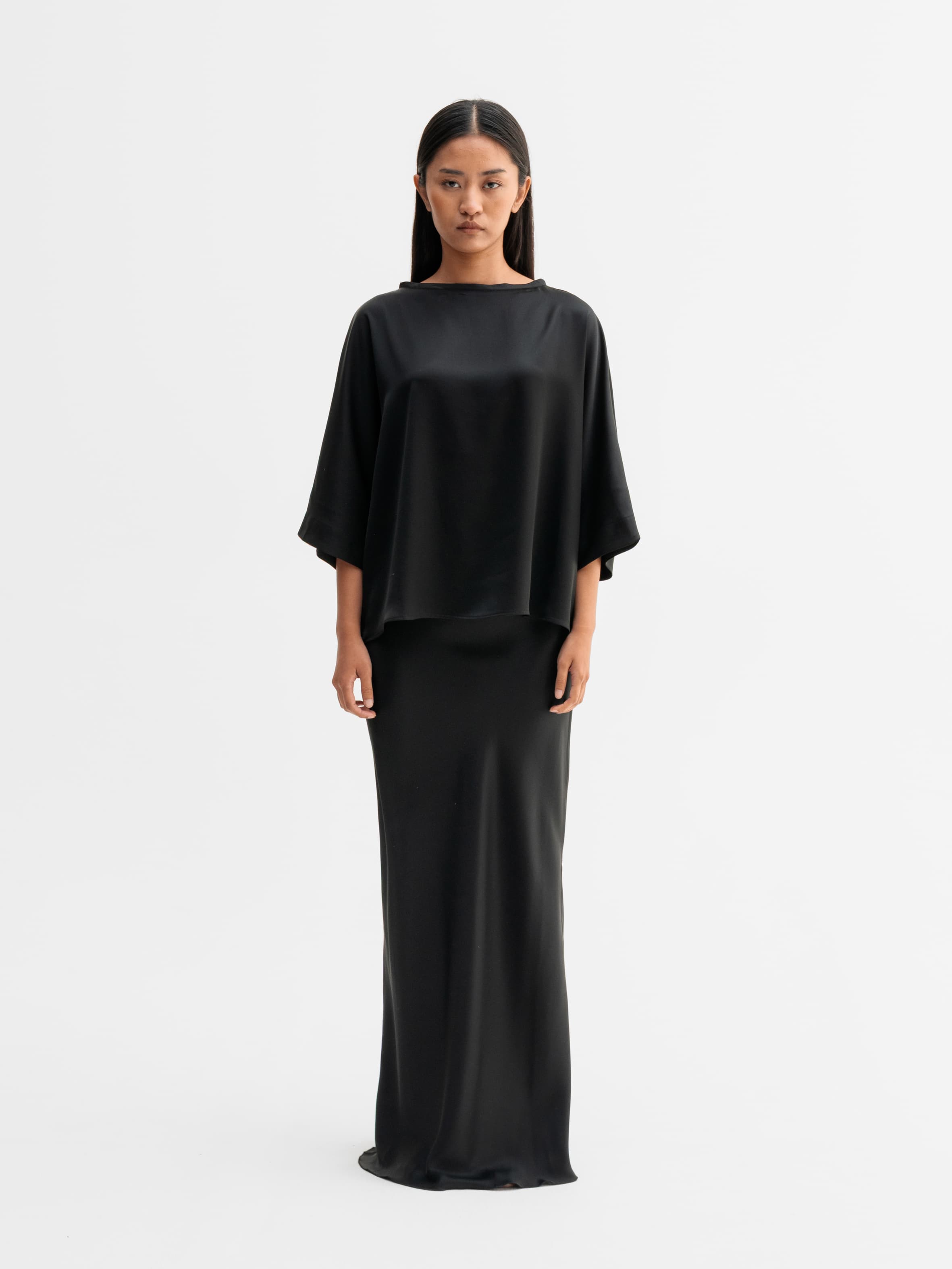 Tori satin tee black