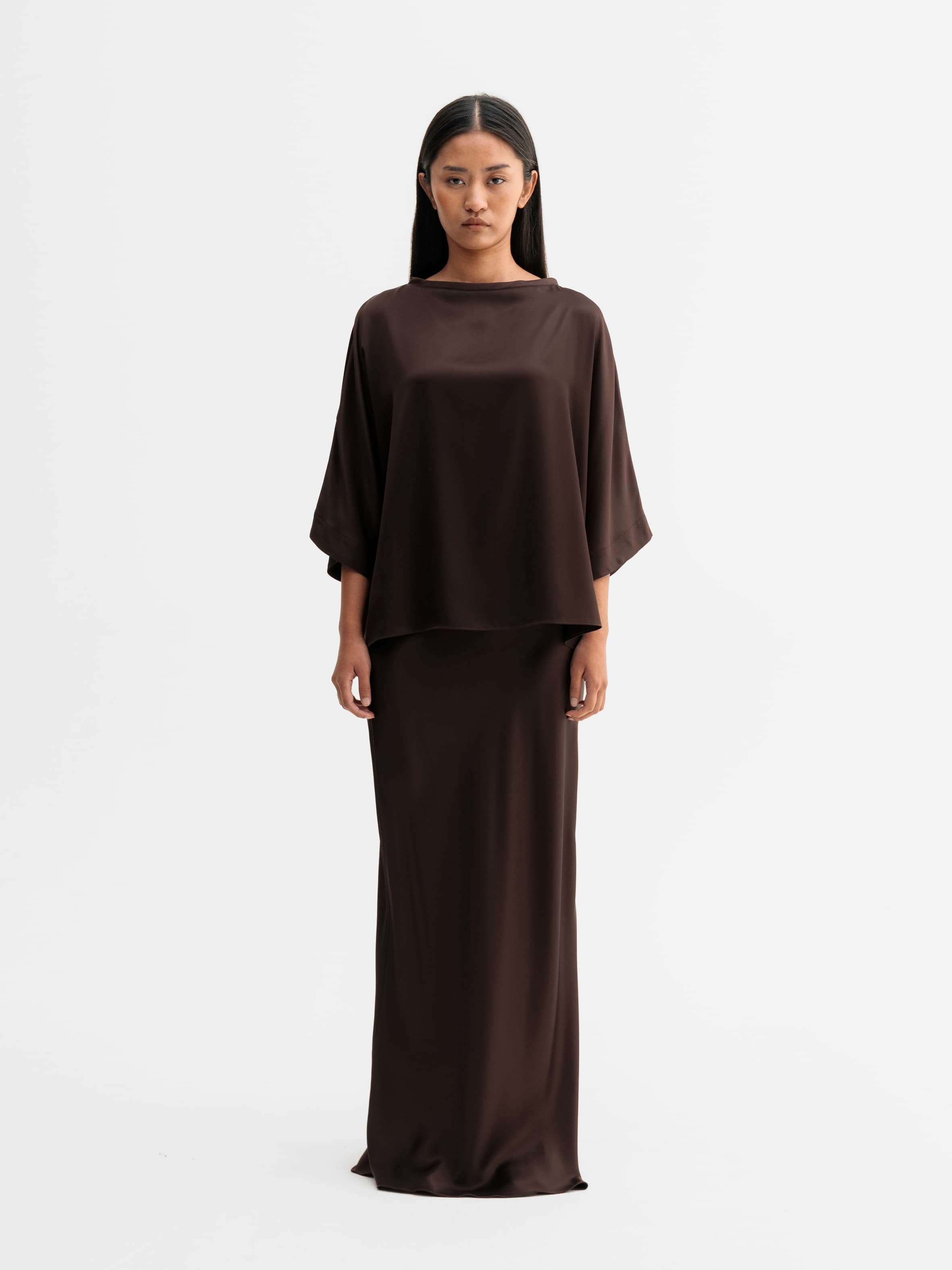 Tori satin tee dark brown