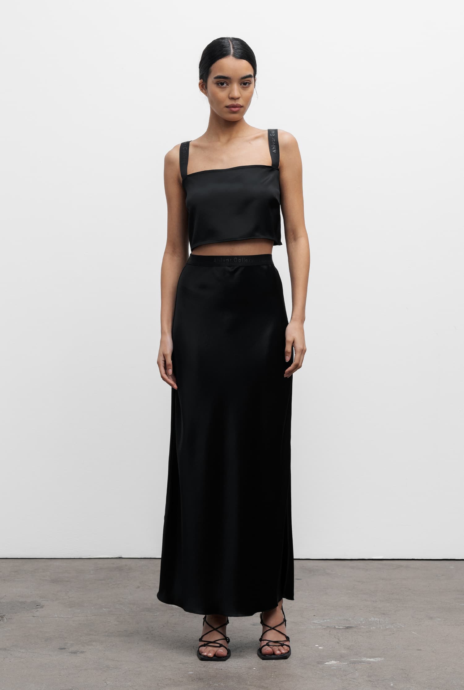 Viv satin top black