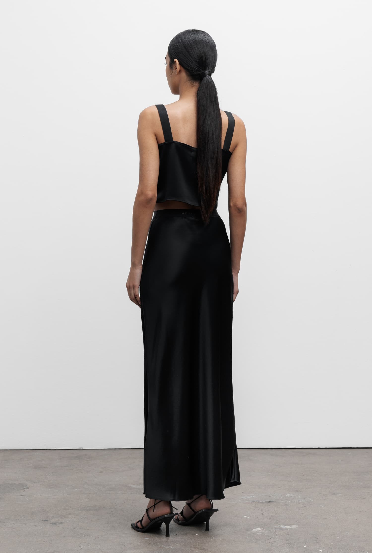 Viv satin top black