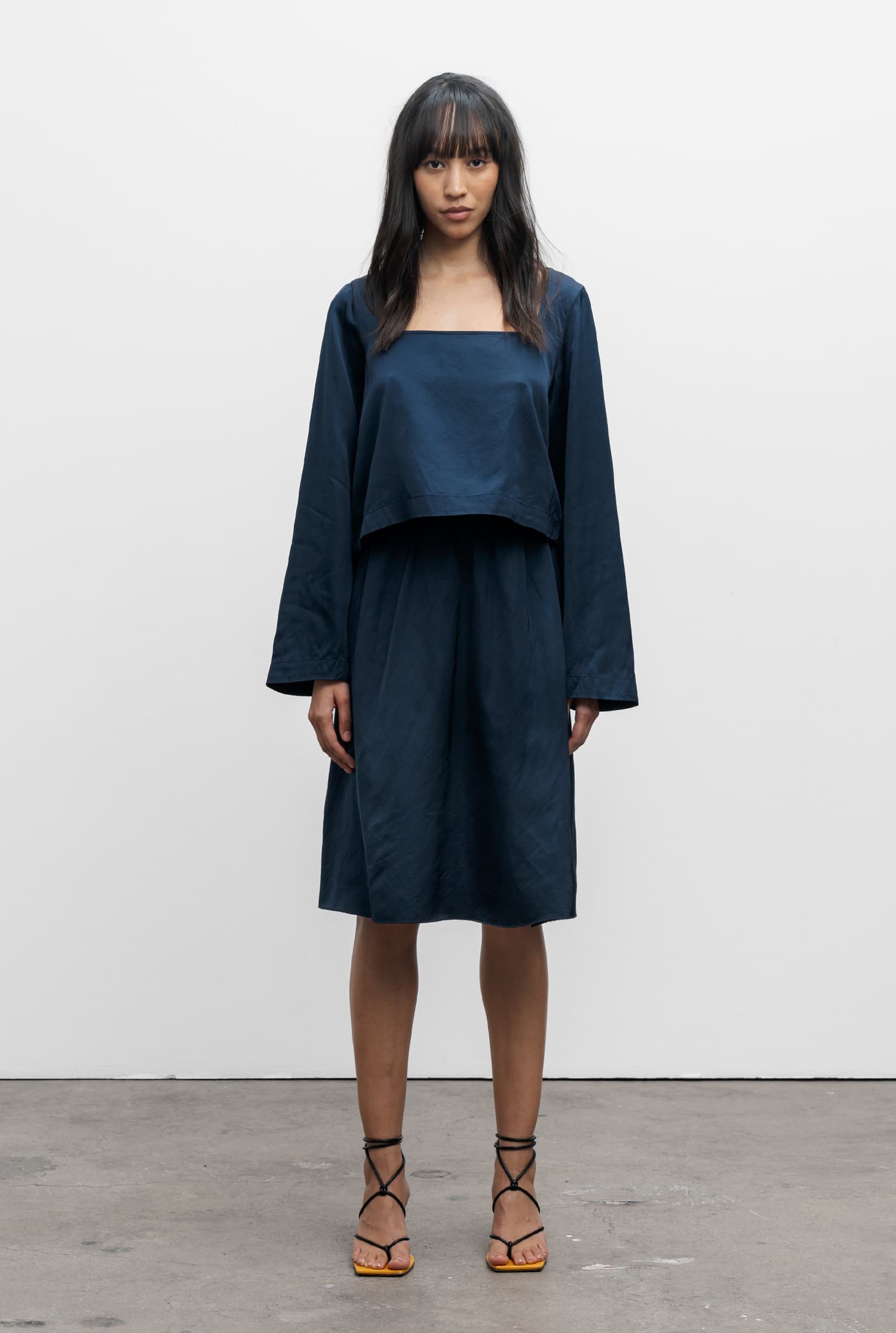 Wakana linen blouse midnight blue