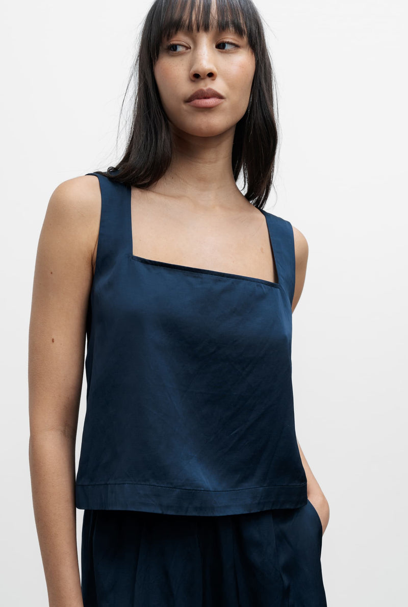 Wakana linen top midnight blue