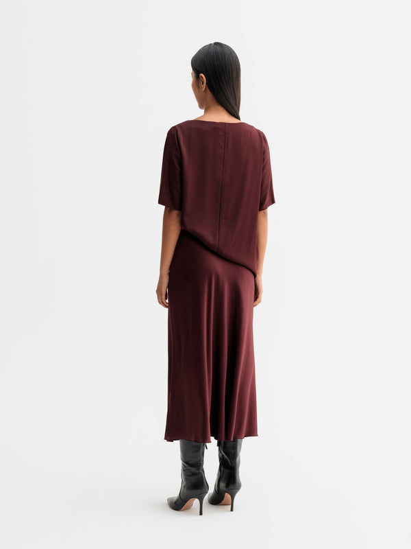 Back view of Ahlvar Gallery Yoli silk blouse in Burgundy