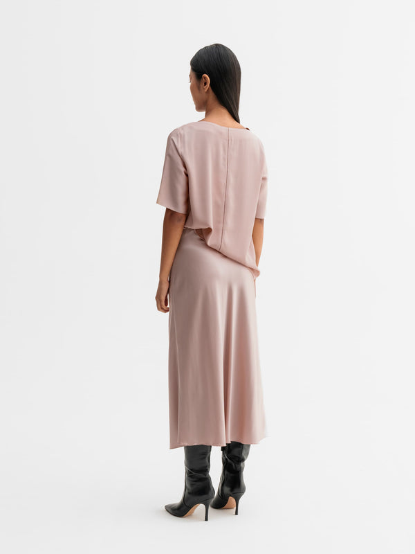Back view of Ahlvar Gallery Yoli silk blouse in Dusty pink