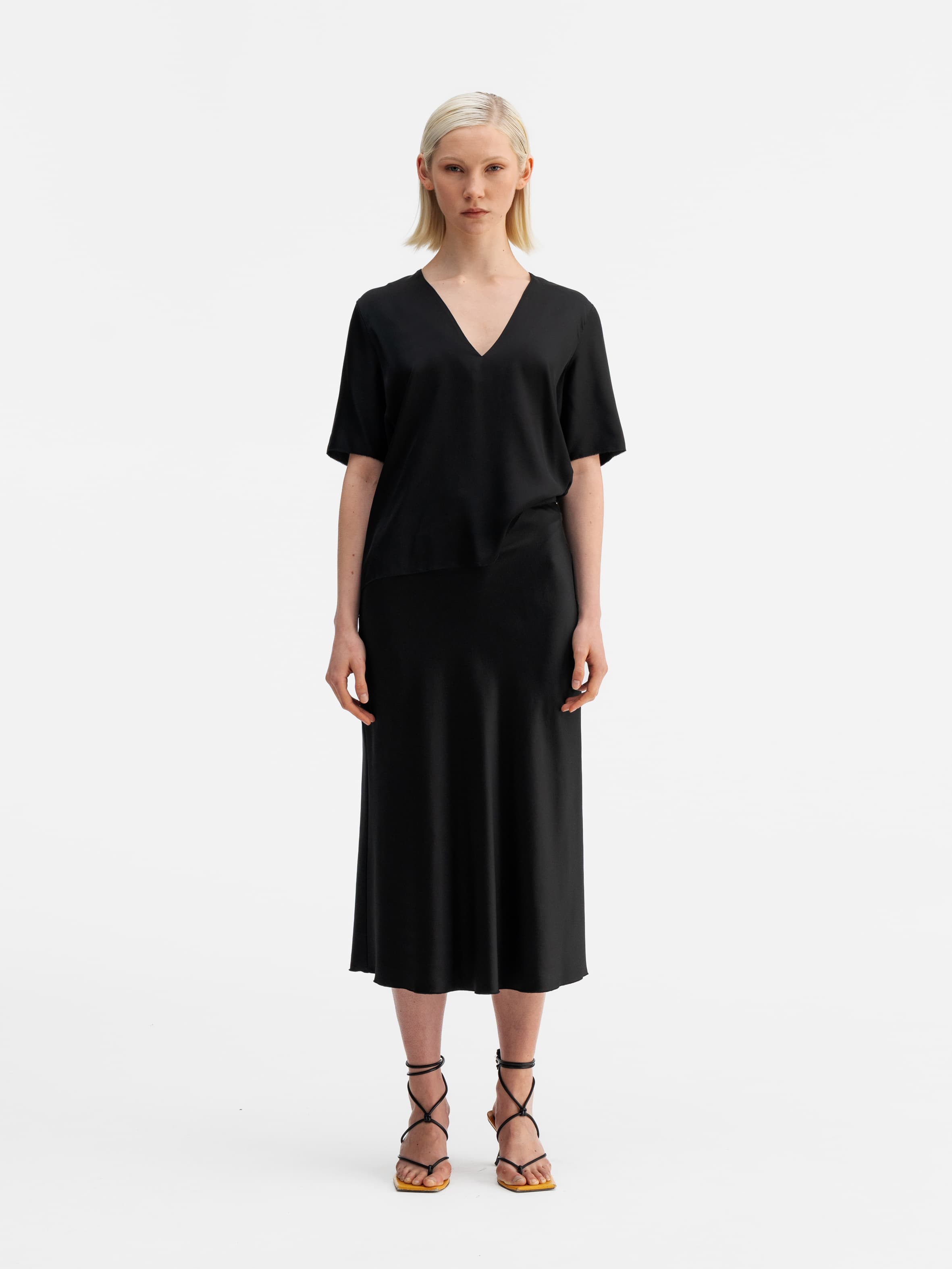 Yoli v-neck silk blouse black