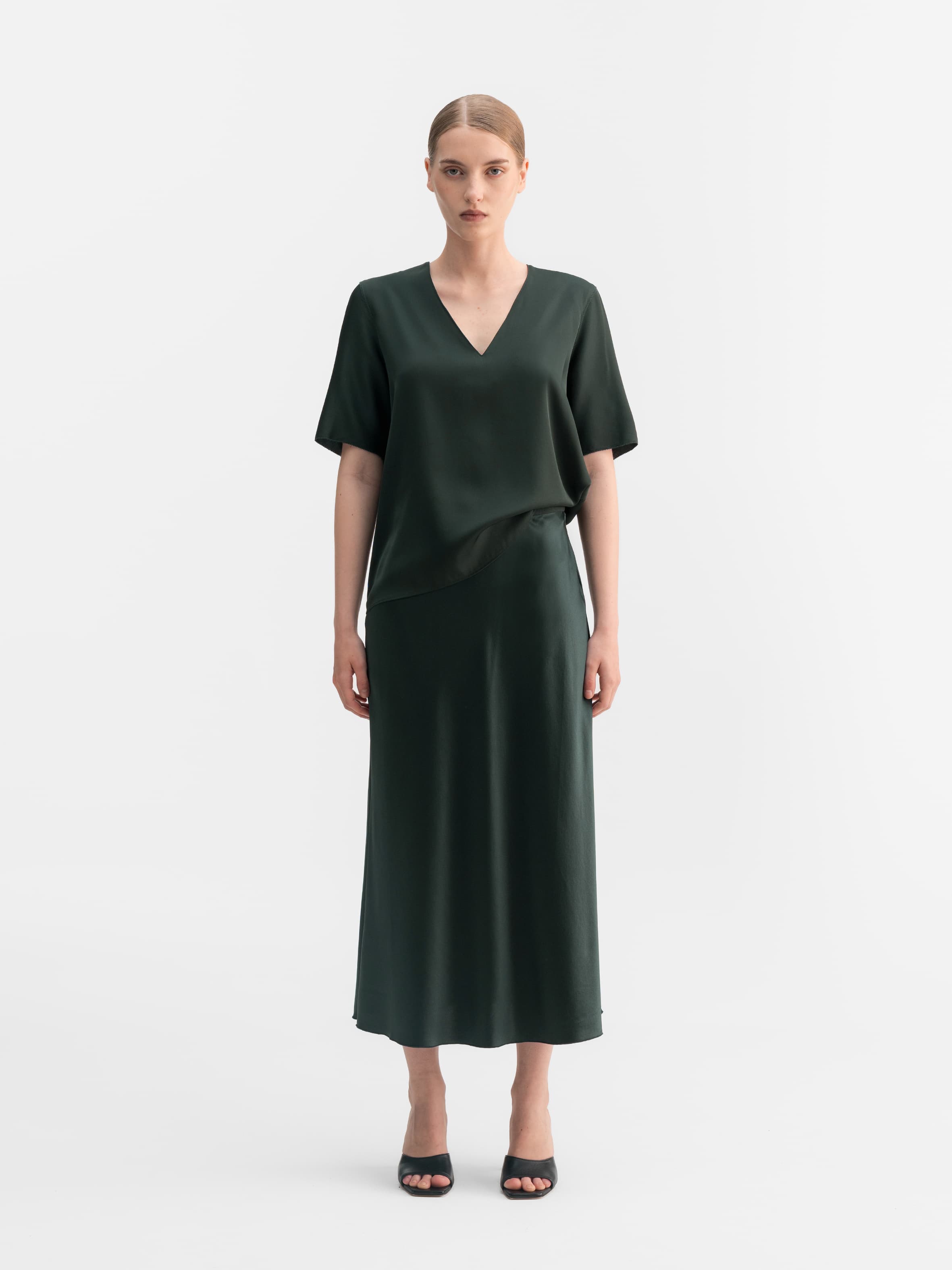 Yoli v-neck silk blouse deep forest