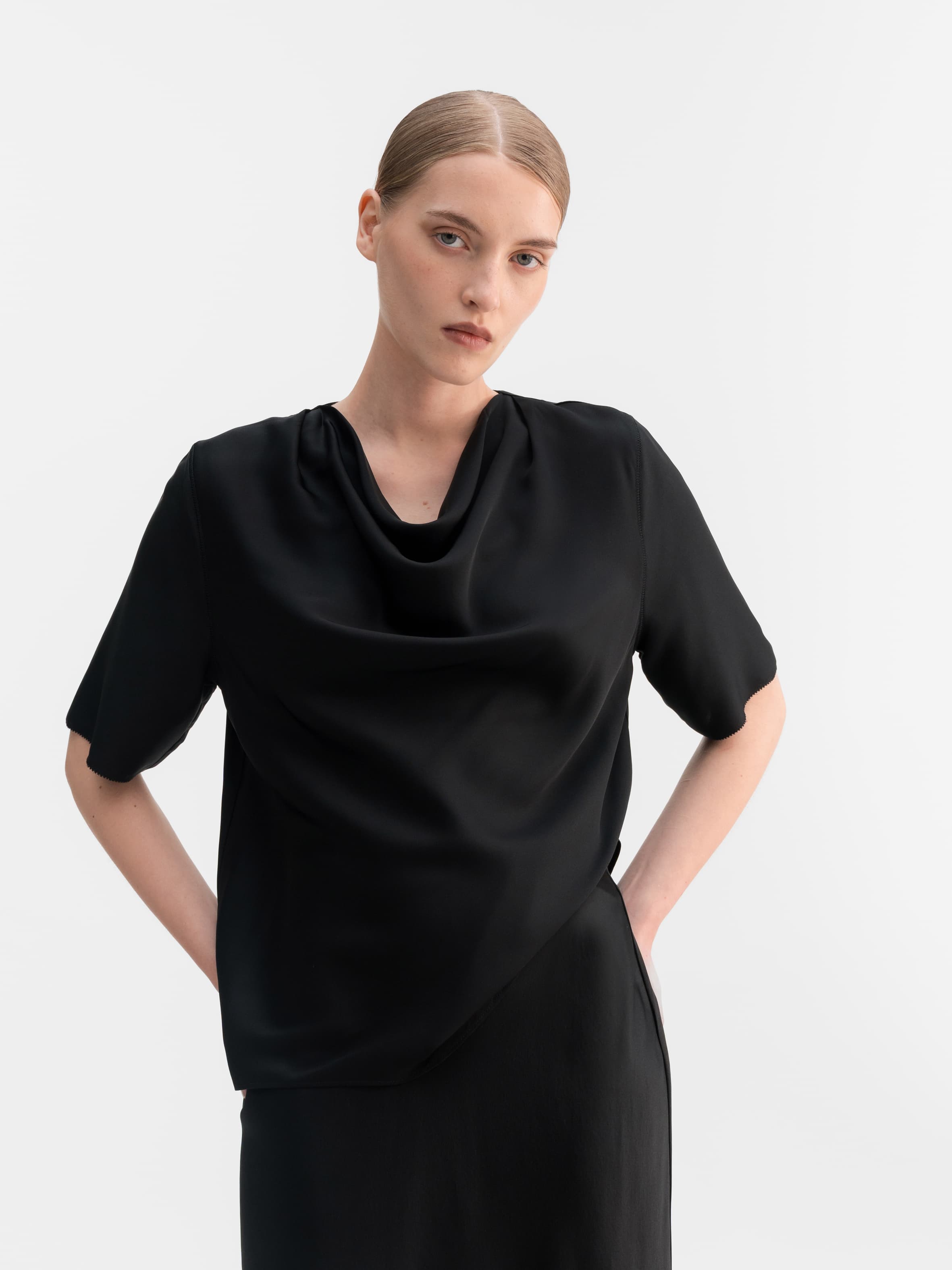 Zia silk tee black