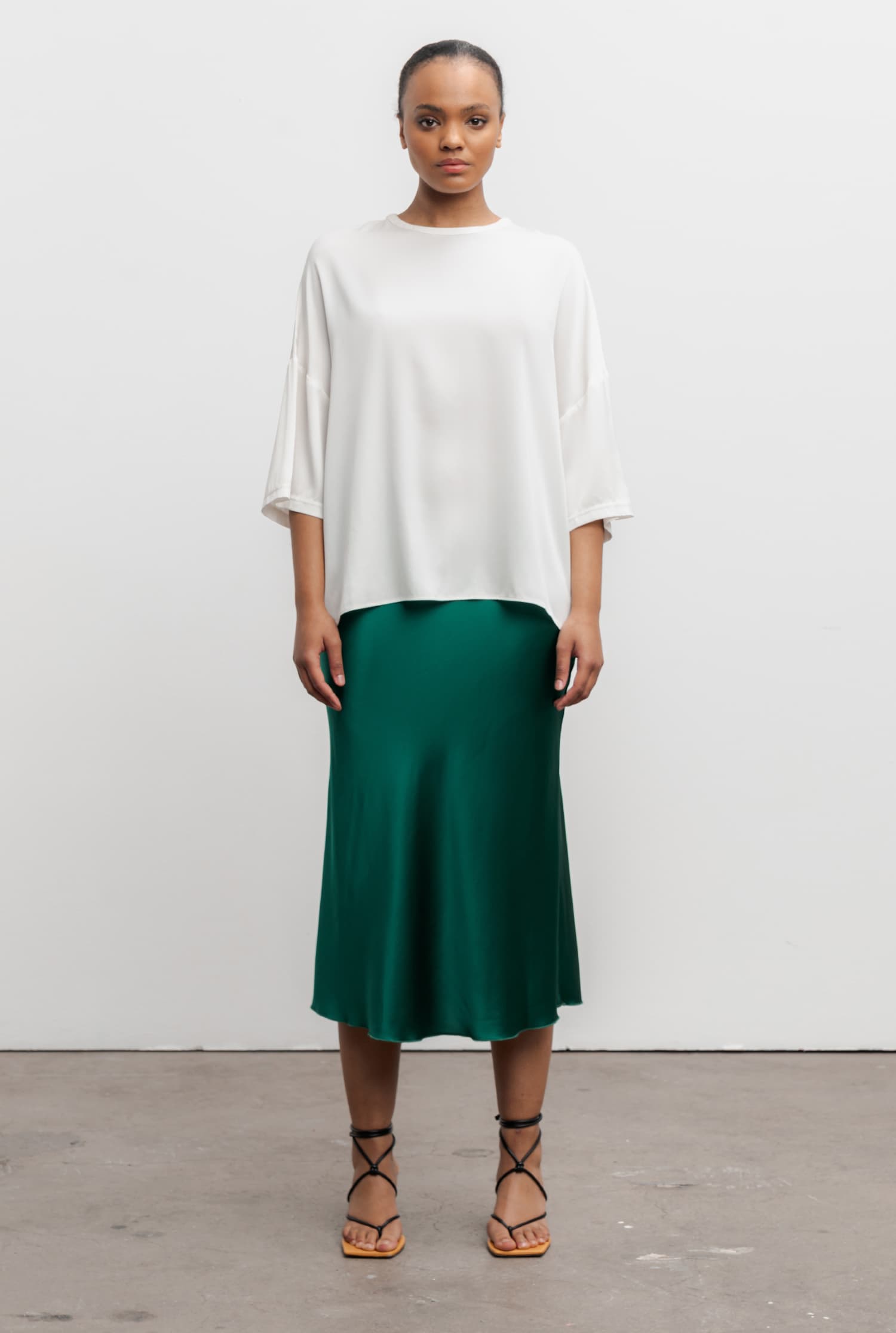 Hana satin silk skirt emerald green
