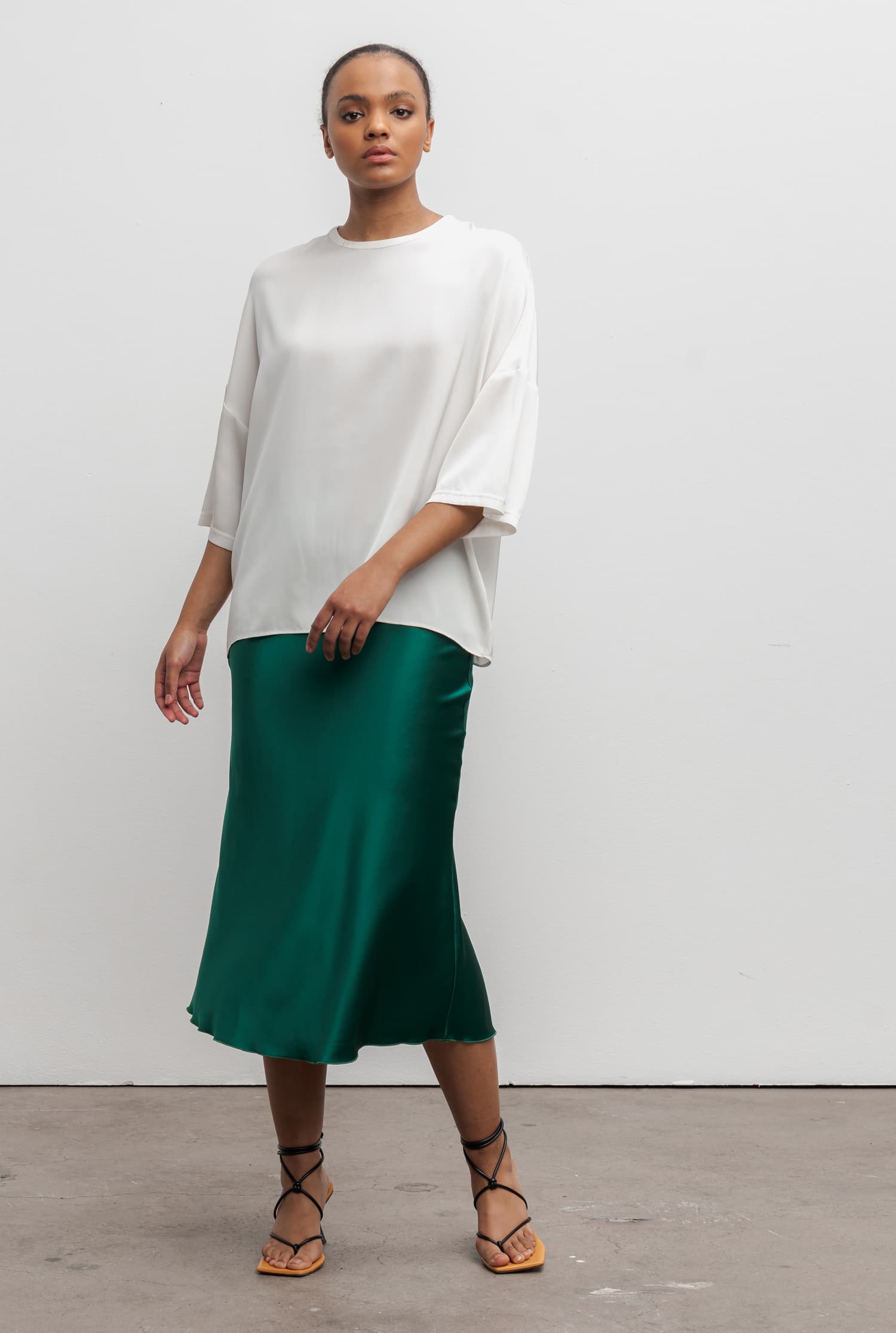 Hana satin silk skirt emerald green