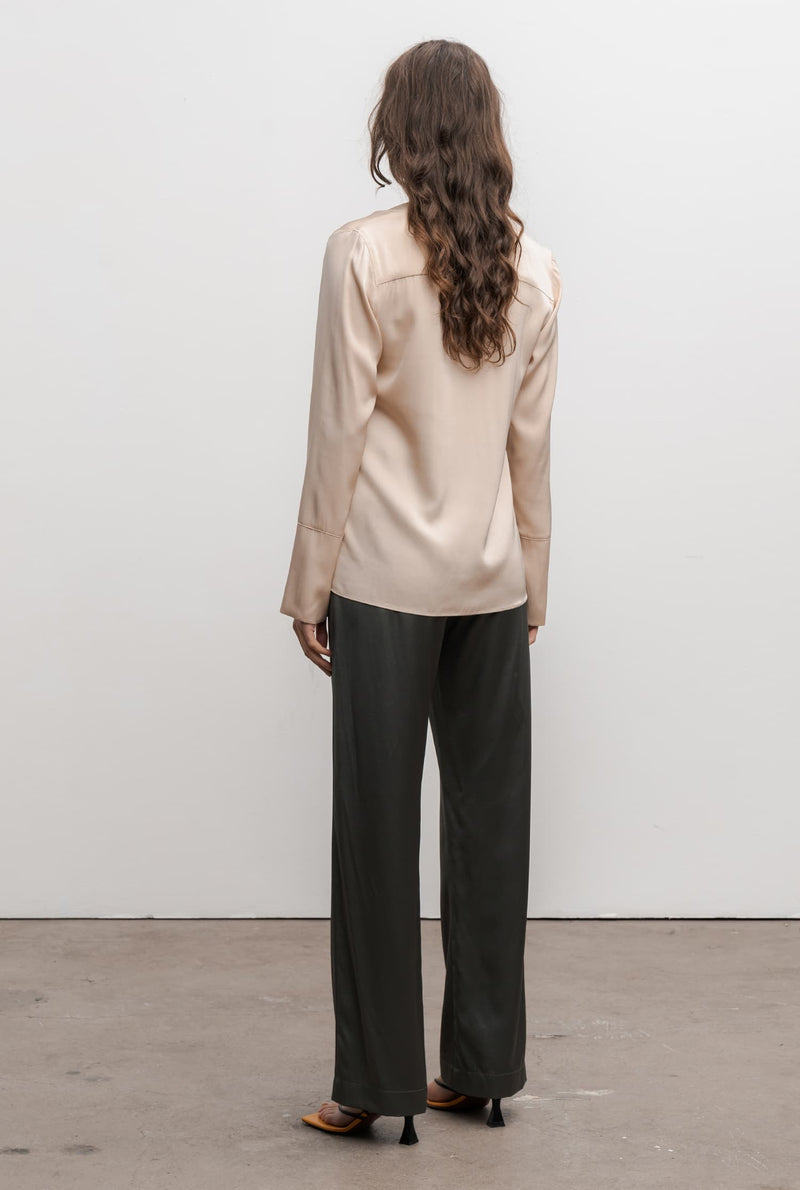 Kelly v-neck silk blouse powder