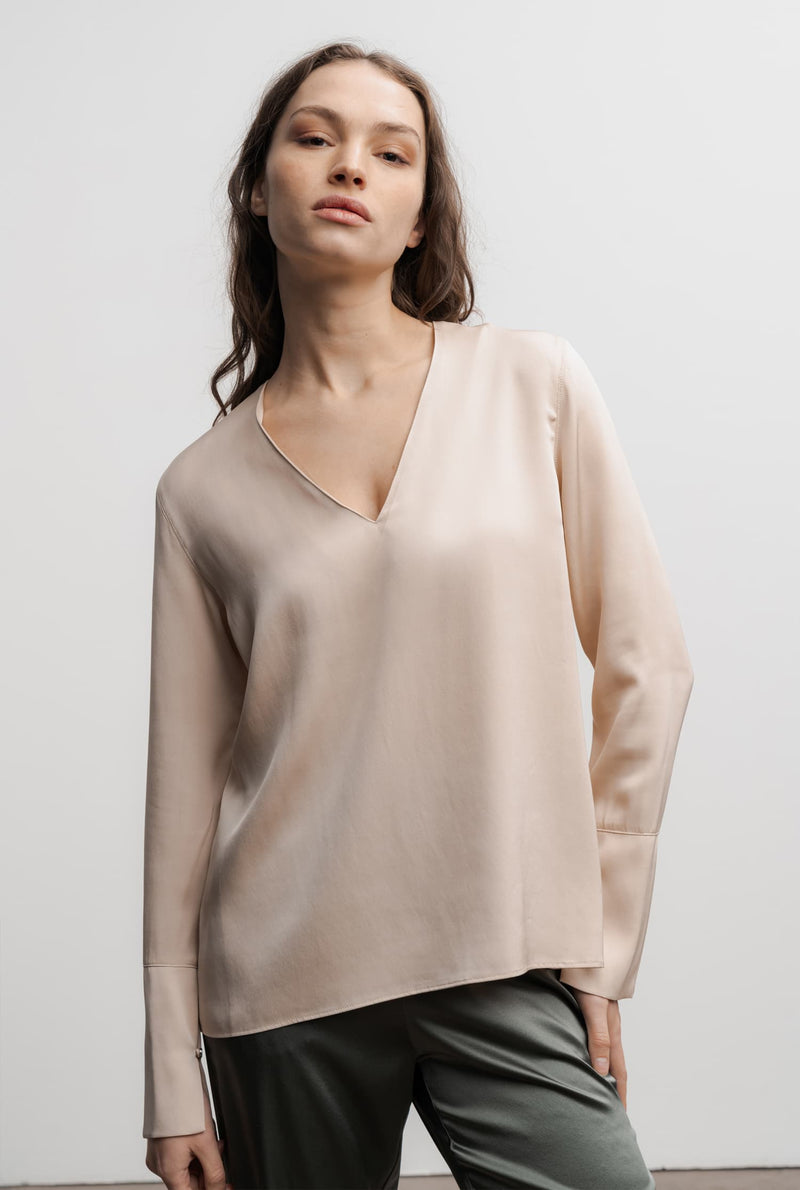 Kelly v-neck silk blouse powder