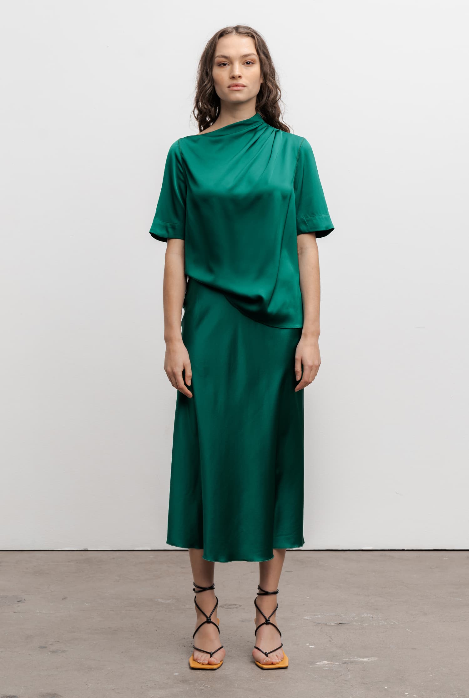 Hana satin silk skirt emerald green